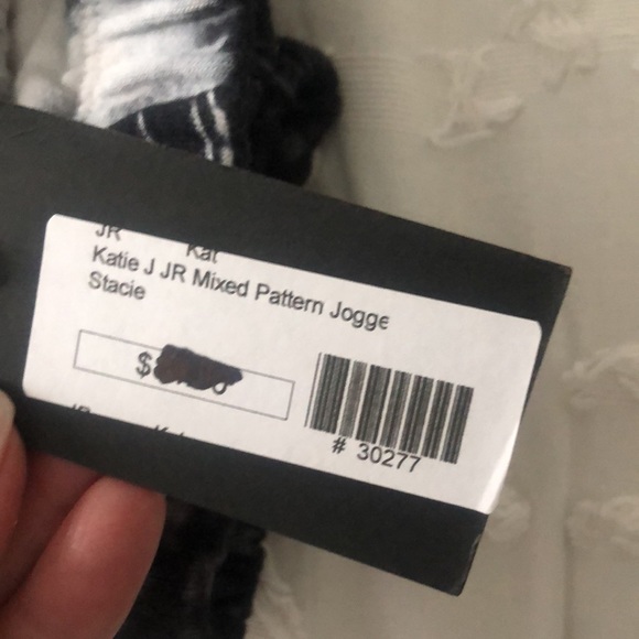 Katie J NYC Jr mixed pattern jogger. - Picture 6 of 6